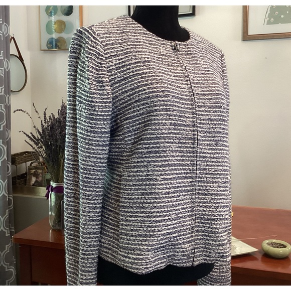 Gap - Picture 2 of 9